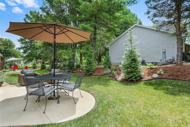 view of yard with a patio