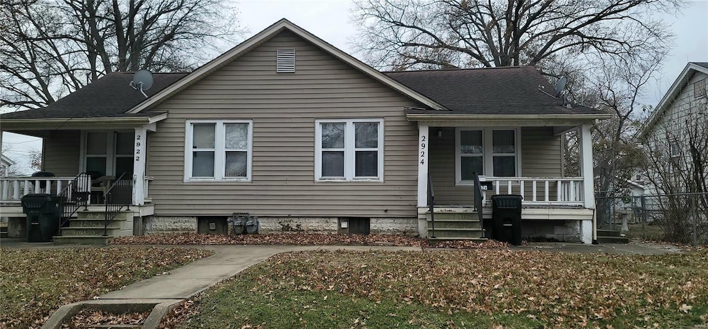 bungalow-style house with covered porch