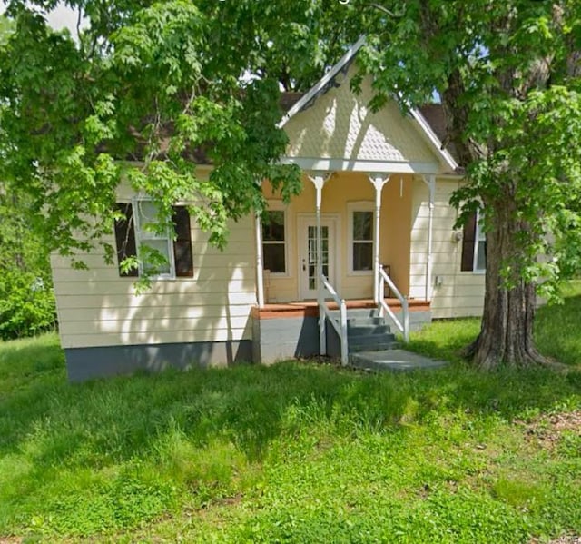 view of front facade with covered porch