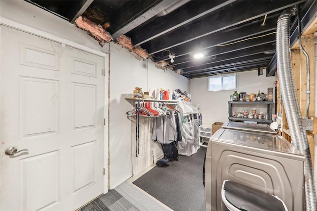 laundry room featuring washer and dryer