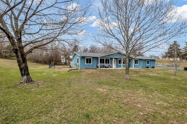 view of front of house featuring a front yard