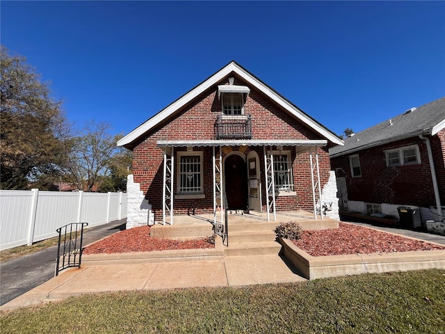 view of front of property featuring a porch