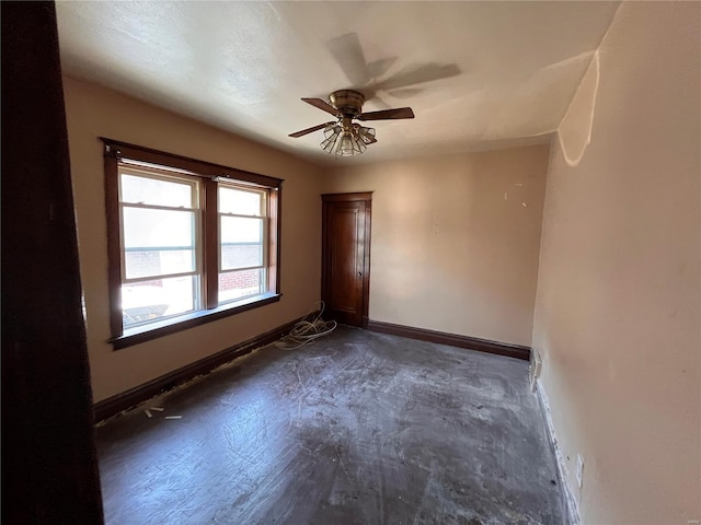 empty room with ceiling fan