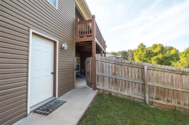 property entrance with a balcony