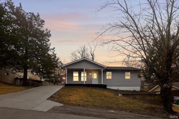 view of front of house with a porch