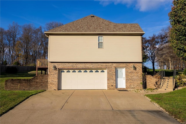 view of front facade featuring a garage