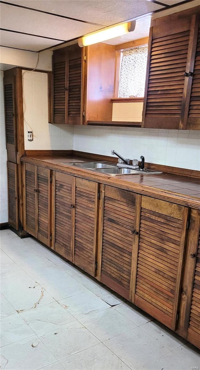 kitchen featuring sink