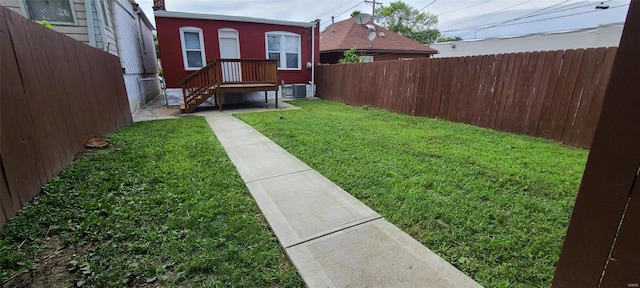 view of yard featuring cooling unit