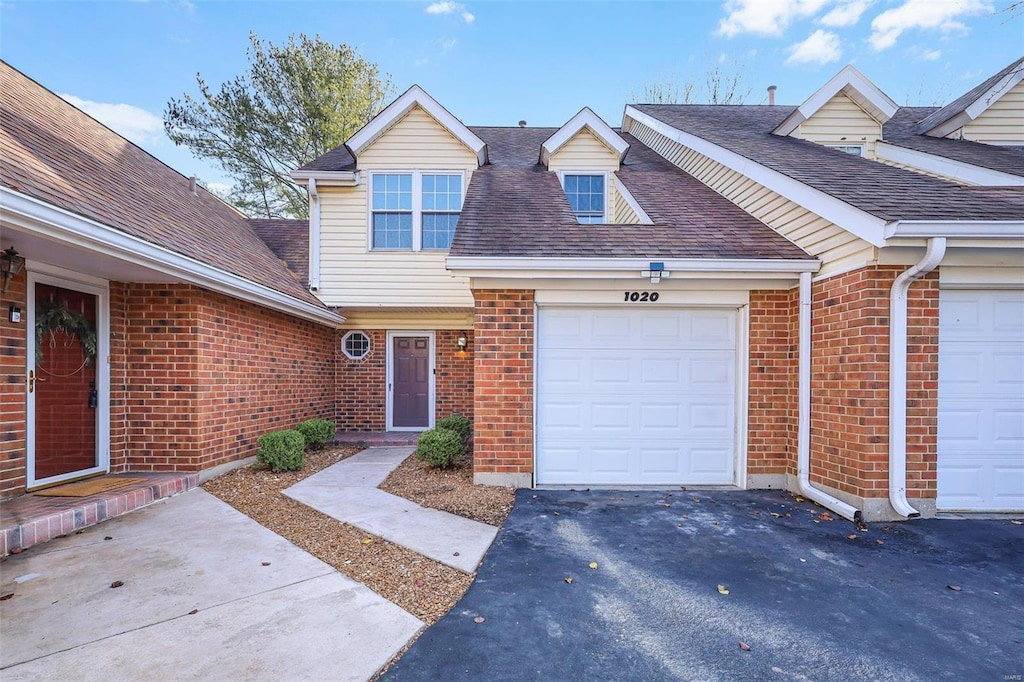 view of front of house featuring a garage