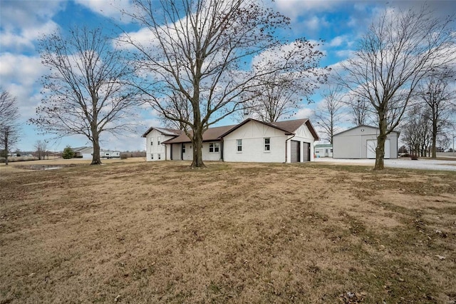 view of front of property with a front lawn