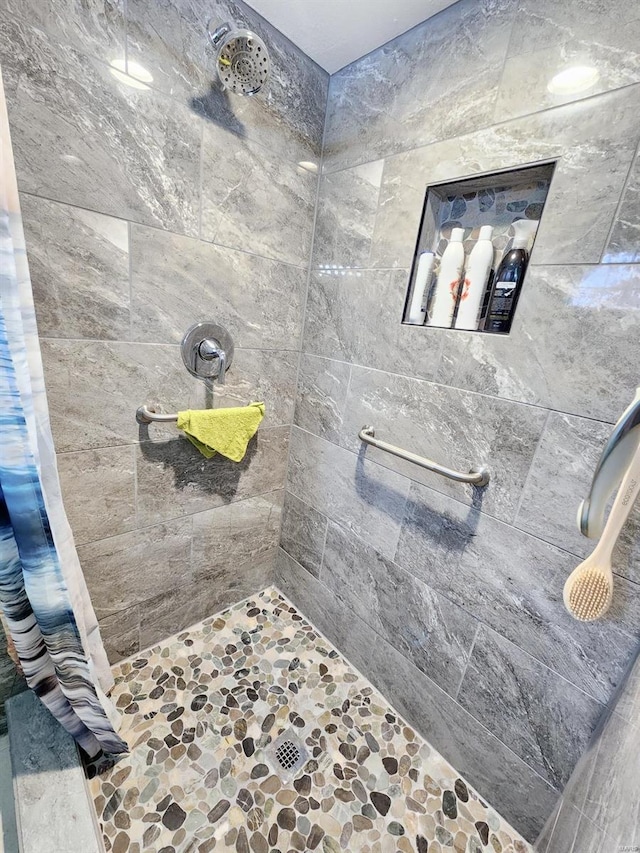 bathroom featuring curtained shower