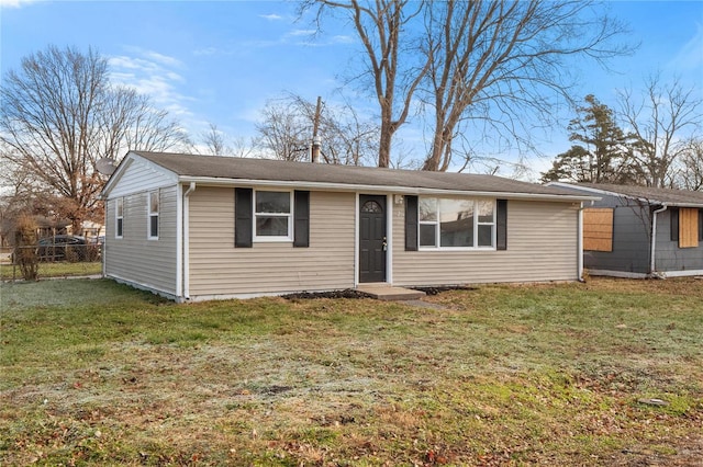 view of front of property with a front yard