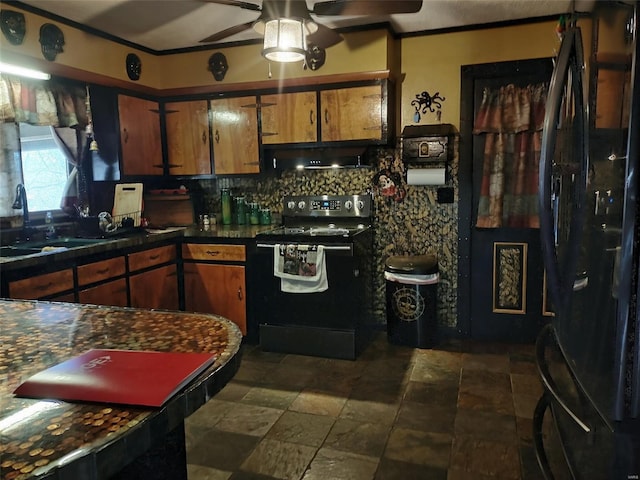 kitchen featuring sink, extractor fan, ceiling fan, and black appliances