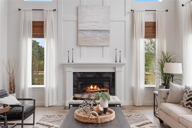 sitting room with light hardwood / wood-style floors