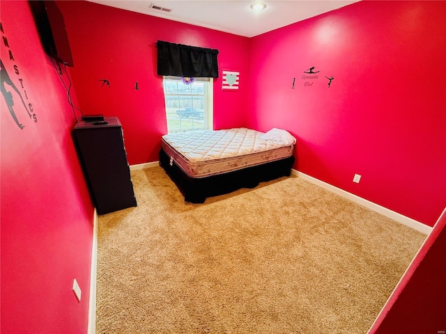 bedroom with carpet flooring