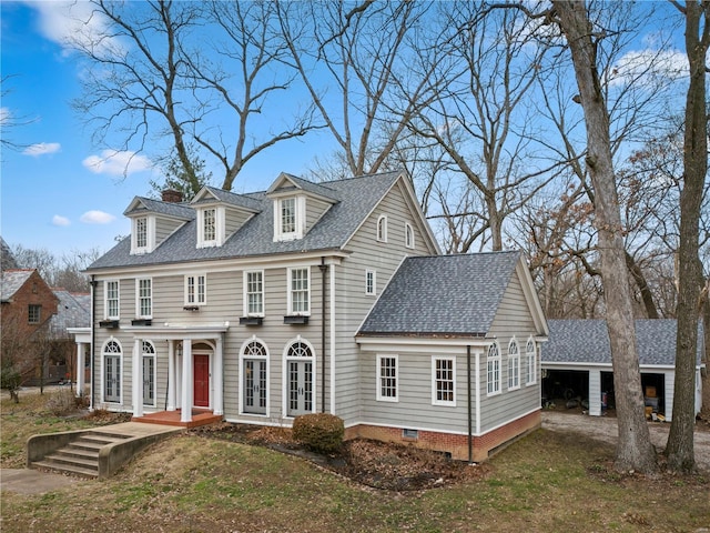 view of front facade with a front lawn