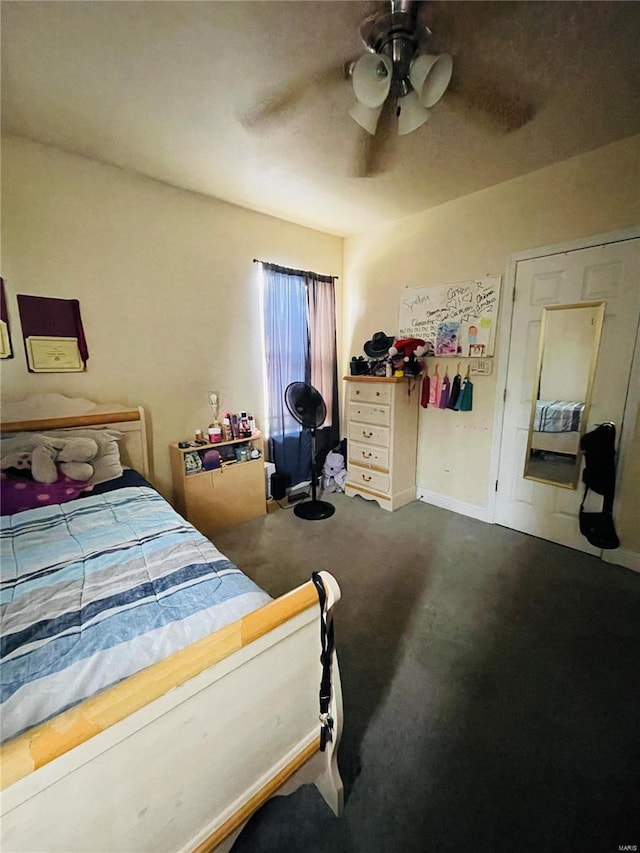 bedroom with ceiling fan