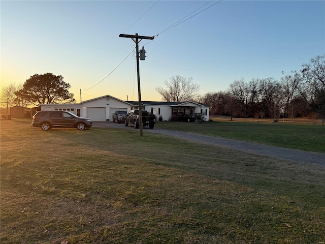 view of front of house featuring a yard