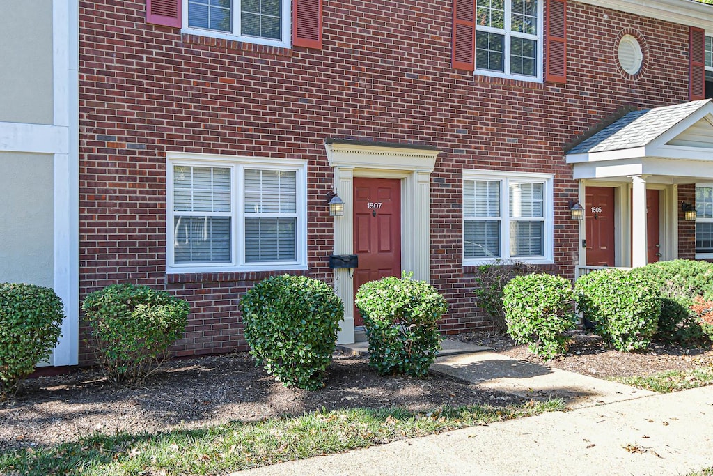 view of exterior entry