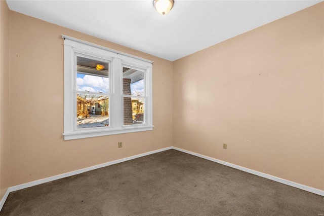 view of carpeted spare room