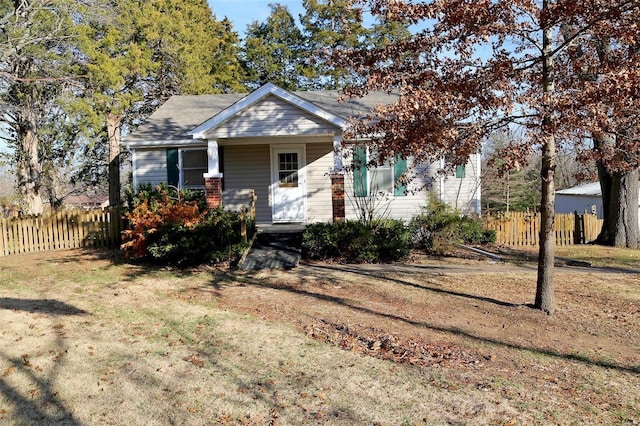 view of front of house with a front yard