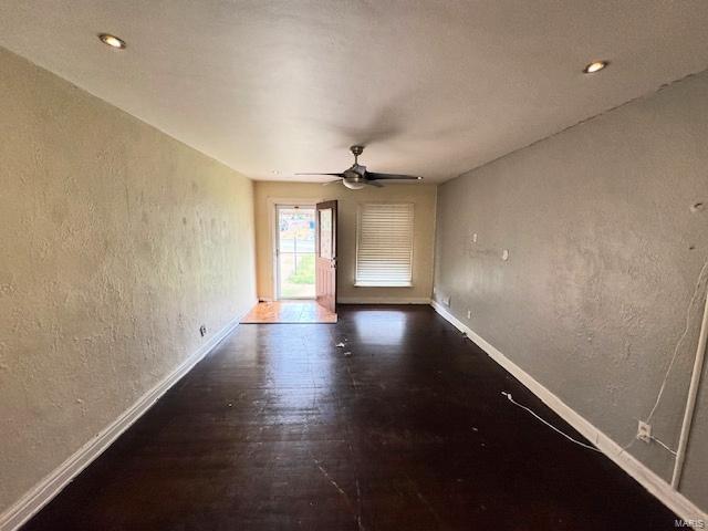 empty room with ceiling fan