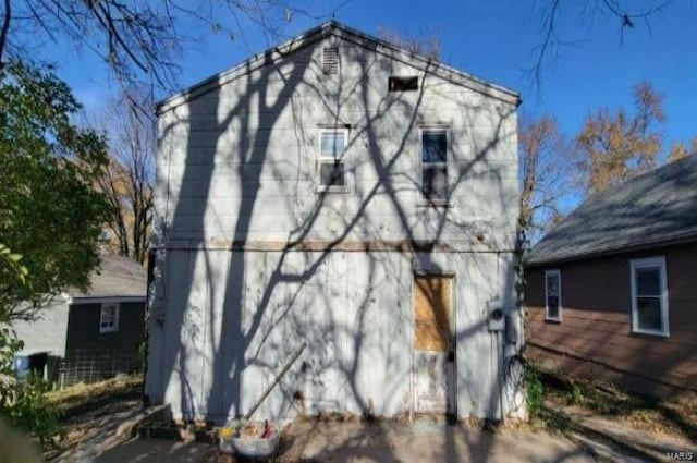 view of home's exterior