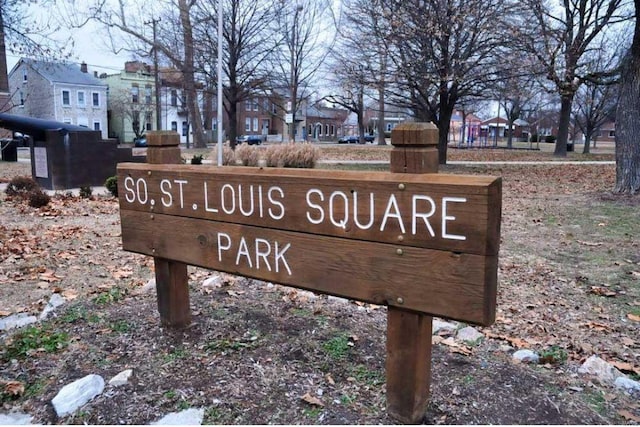 view of community / neighborhood sign