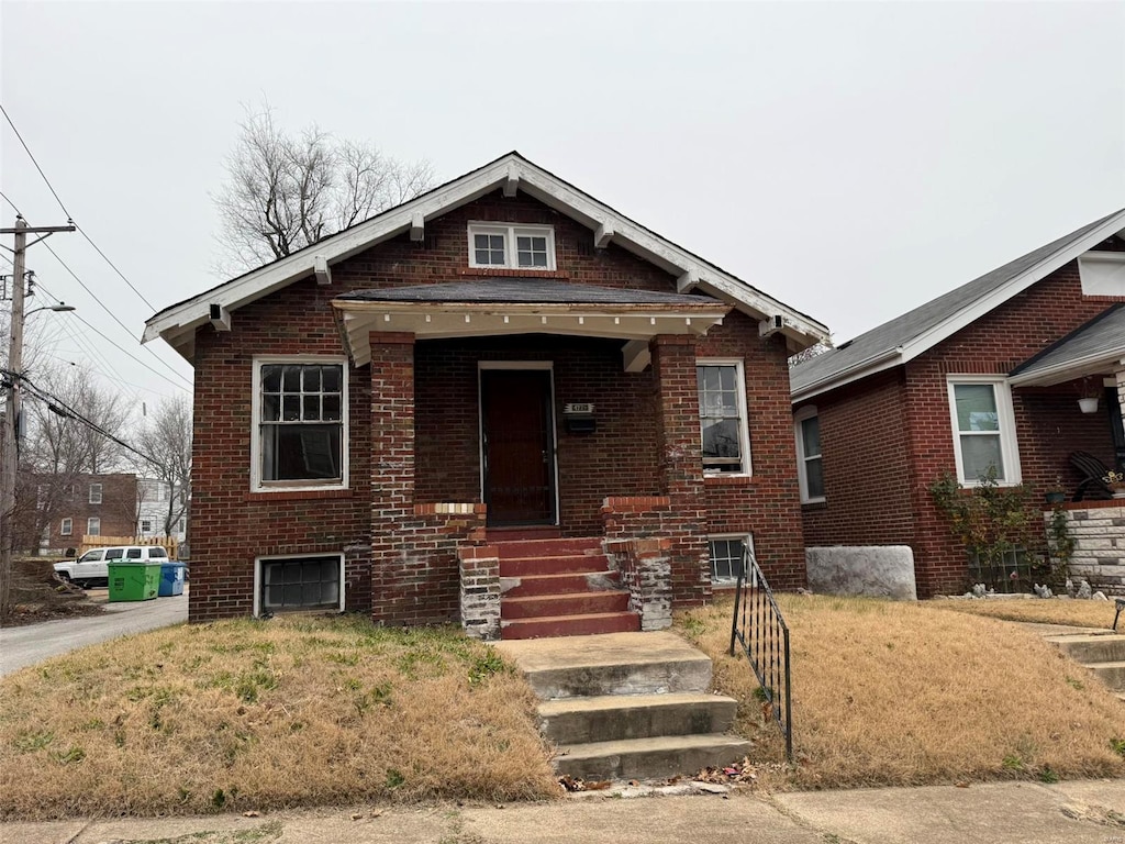 view of front of property with a porch