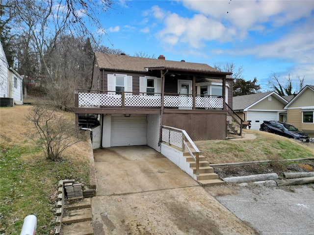 view of front facade with a garage