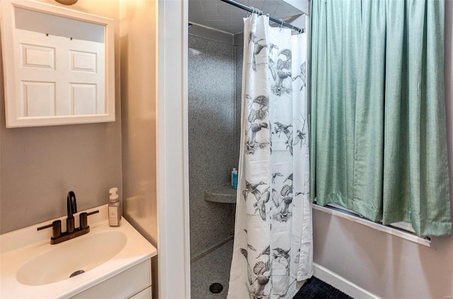 bathroom featuring sink