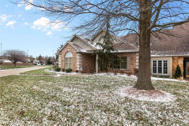 front of property featuring a front yard