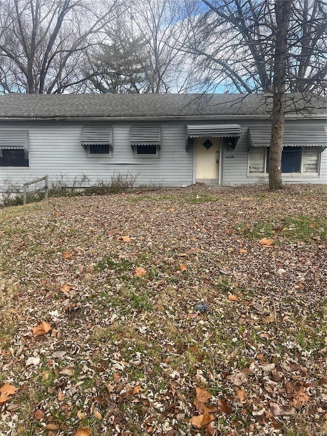 view of front of property