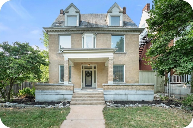 view of front of property featuring covered porch