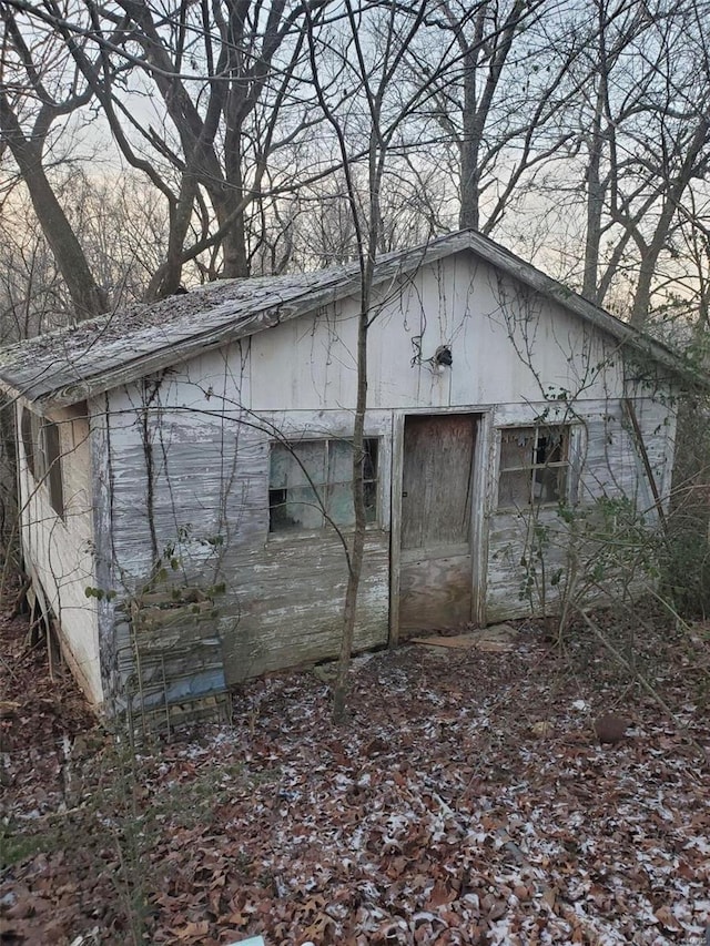 view of outdoor structure