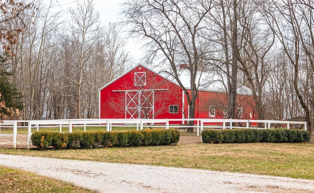 view of outdoor structure with a yard