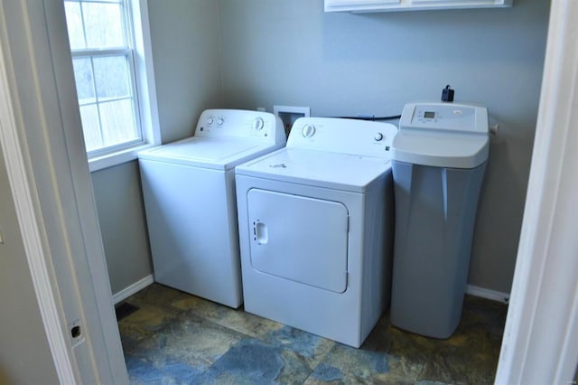 laundry area featuring washer and clothes dryer