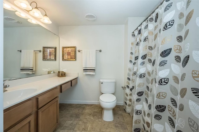 bathroom with a shower with shower curtain, vanity, and toilet