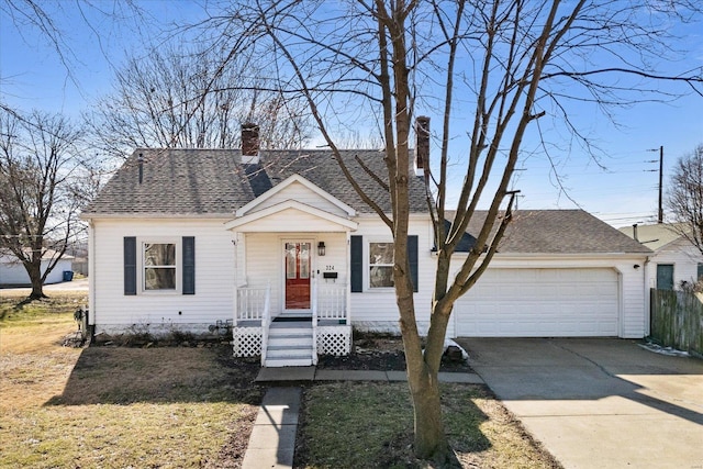 view of front facade featuring a garage