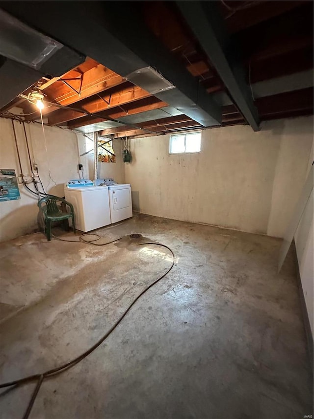 basement featuring independent washer and dryer