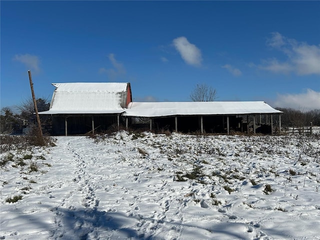 exterior space with an outdoor structure