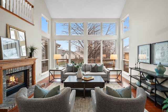 sunroom with vaulted ceiling