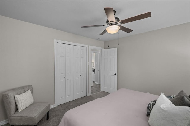 bedroom featuring ceiling fan, a closet, baseboards, and carpet flooring