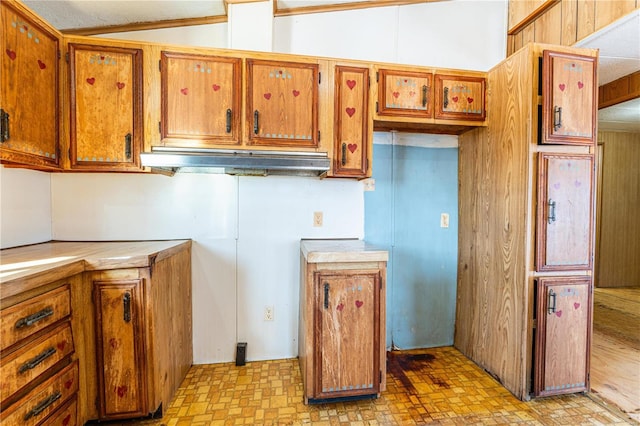 kitchen with vaulted ceiling