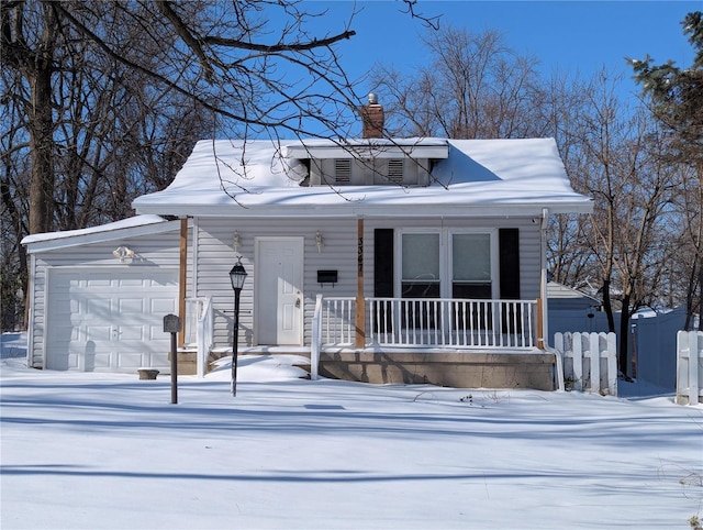 view of front facade featuring a garage