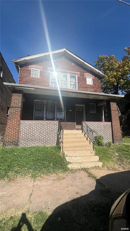 view of front of house featuring a porch