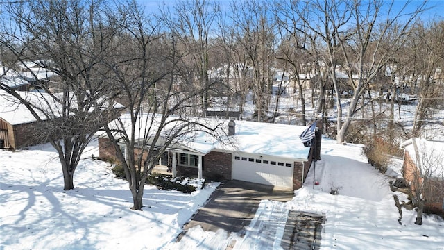 view of front facade featuring a garage