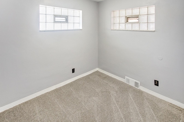 view of carpeted spare room