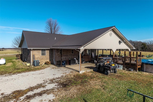 exterior space with a yard