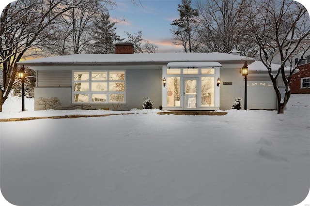 view of front facade with a garage